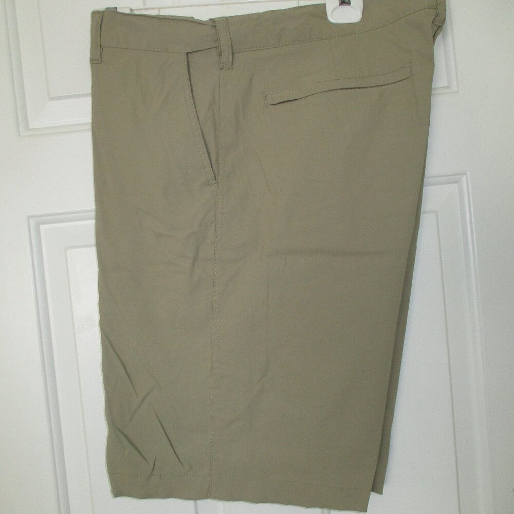 LB Tech Mens Flat Front Tan Stretch Nylon Cargo Hiking Short Pant - Size 42W*